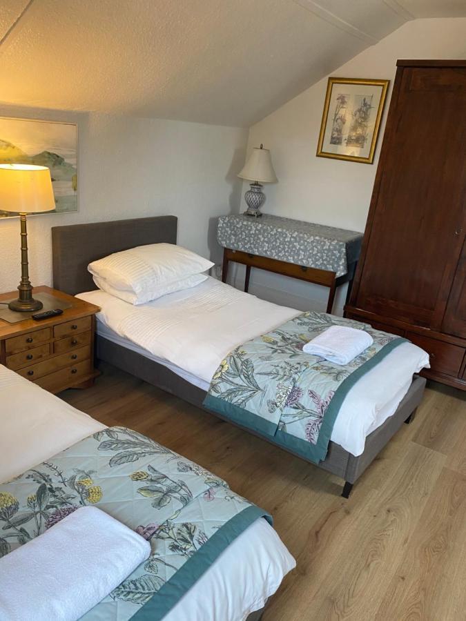 The Silverdale . Farnborough  Eksteriør billede